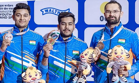 ஆசிய துப்பாக்கிச் சுடுதல்: தங்கம் வென்றார் இந்திய வீரர் தோமர்