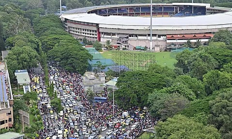 ஆர்சிபி கோட்டையில் மீண்டும் ஐபிஎல் - பெங்களூரு ரசிகர்களுக்குக் கொண்டாட்டம்!