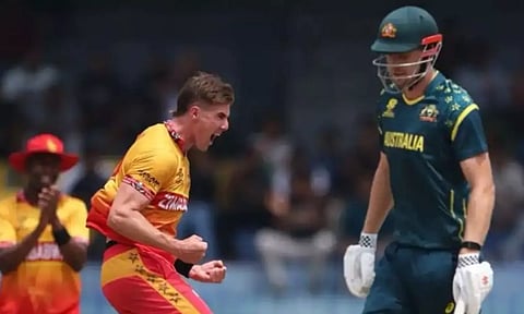 ஆஸ்திரேலியாவை வீழ்த்திய ஜிம்பாப்வே அணிக்கு அஸ்வின், பதான் பாராட்டு