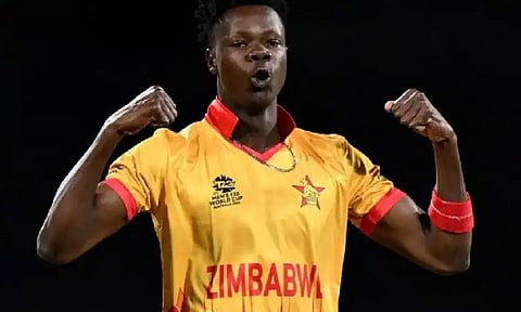 ஆட்ட நாயகன் விருது வென்ற முசராபானி: டி20 கிரிக்கெட்டில் 100 விக்கெட் எடுத்து அசத்தல்