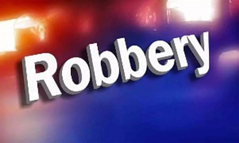 போலீஸ்காரர் வீட்டில் பணம்-பொருட்கள் கொள்ளை