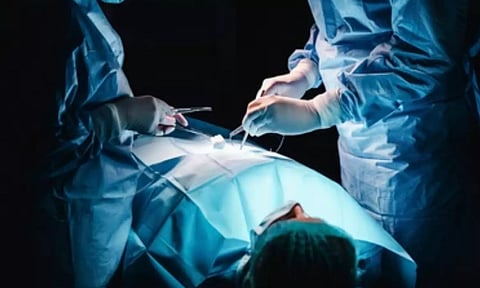 பிரசவம் பார்த்த 12ஆம் வகுப்பு மாணவன்.. அறுவை சிகிச்சையில் பெண் பலி - போலி கிளினிக் அம்பலம்