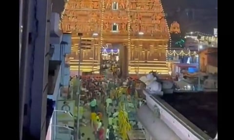 விடிய விடிய சிவனை வழிபட்ட பக்தர்கள்:கோவில்களில் ஒலித்த ஓம் நமசிவாய கோஷம்