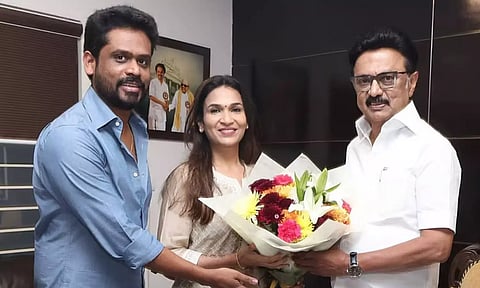 முதலமைச்சர் மு.க.ஸ்டாலினிடம் வாழ்த்து பெற்ற `வித் லவ்' தயாரிப்பாளர்கள்!