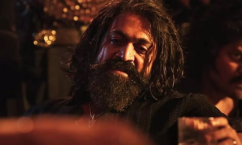 இந்த முறை யுத்தம் வேற..! வெளியானது "டாக்சிக்" டீசர்