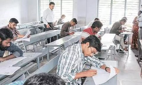 குளறுபடியால் ஒத்திவைக்கப்பட்ட குரூப் 2 முதன்மை தேர்வு தொடங்கியது