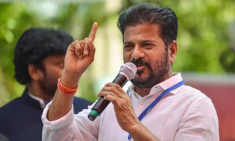 'தெலங்கானா காந்தி குடும்பத்தின் ஏ.டி.எம்.' - ரேவந்த் ரெட்டியை விமர்சிக்கும் பா.ஜ.க.