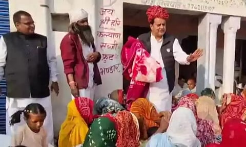 'மோடியை திட்டுபவர்களுக்கு'... முஸ்லிம் பெண்களிடம் கொடுத்த போர்வையைத் திரும்பப் பெற்ற பாஜக தலைவர்