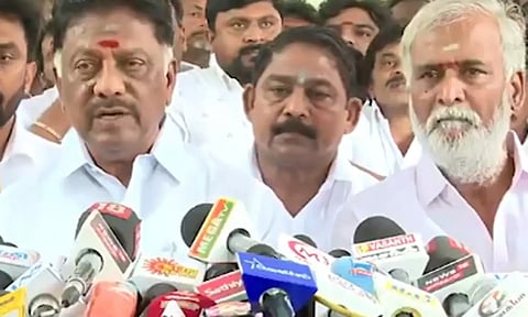 அ.தி.மு.க.வை அழிவுப்பாதையில் அழைத்து செல்கிறார் இ.பி.எஸ். - ஓ.பன்னீர்செல்வம்