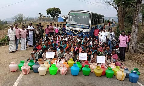 குடிநீர்-பஸ் வசதி கேட்டு கிராம மக்கள் சாலை மறியல்