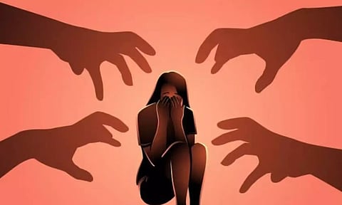 ஆட்டோவில் ஏறிய வெளிநாட்டு பெண்ணை நண்பர்களுடன் சேர்ந்து கூட்டுப் பாலியல் வன்கொடுமை செய்த ஓட்டுநர்