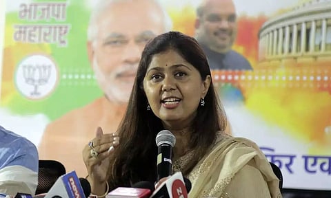 அமைச்சர் கூட்டத்தில் கலந்து கொள்ளாத ஐ.ஏ.எஸ். அதிகாரி: அரசு எடுத்த அதிரடி நடவடிக்கை..!