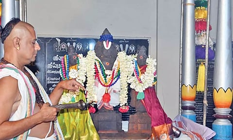 12 ஆண்டுகளுக்கு பிறகு பாதாள அறையில் இருந்து வெளியே வந்த அத்திவரதர்- இன்று முதல் பக்தர்கள் தரிசிக்கலாம்