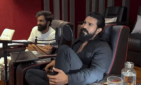 மைக்கை கையில் எடுத்த ராம் சரண்... பெத்தி படத்தின் புதிய அப்டேட் ..!