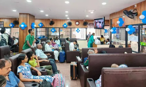 கோடை வெயிலுக்கு குட் பை..! ரெயில் பயணிகளுக்கு குளு குளு ஏ.சி. காத்திருப்பு அறைகள்