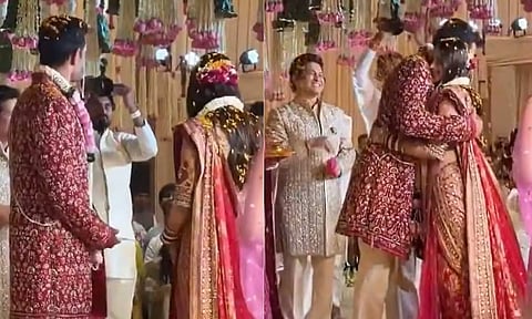 சானியா சந்தோக்கை திருமணம் செய்துகொண்ட அர்ஜுன் டெண்டுல்கர் - வீடியோ வைரல்