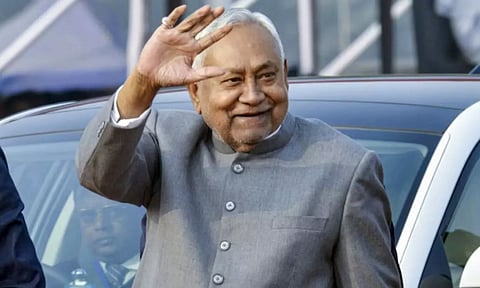 #NitishKumar மக்கள் தீர்ப்புக்கு மாபெரும் துரோகம்- நிதிஷ்குமார் முடிவு பற்றி காங்கிரஸ் கருத்து