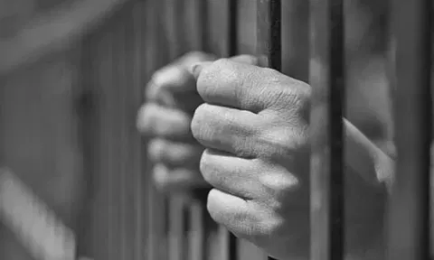 சிறுமி வன்கொடுமை வழக்கில் முதியவருக்கு 20 ஆண்டு ஜெயில்- புதுச்சேரி போக்சோ கோர்ட்டு உத்தரவு