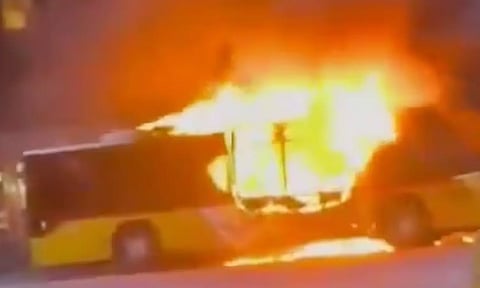 சுவிட்சர்லாந்தில் பஸ்சில் தீப்பிடித்து 6 பேர் பலி