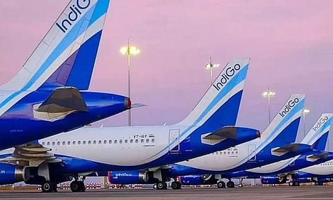 எரிபொருளுக்கு தனி கட்டணம்.. ரூ.2,300 வரை வசூலிக்க இண்டிகோ முடிவு | IndiGo