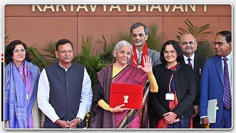 മാധ്യമങ്ങള്ക്ക് മുന്നില് നിർമ്മല സീതാരാമന്