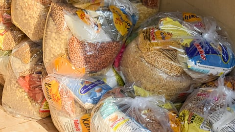 തെരഞ്ഞെടുപ്പ് ചട്ടലംഘനം, തൃശൂരിൽ അനധികൃത കിറ്റ് വിതരണം; കേസ് രജിസ്റ്റർ ചെയ്ത് തൃശൂർ വെസ്റ്റ് പൊലീസ്