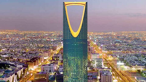 സൗദിയിൽ പ്രവാസികള് ഇരുട്ടടി; 69 മേഖലകളെ 100 ശതമാനം സ്വദേശിവത്കരിച്ചു, ആർക്കൊക്കെ തൊഴില് നഷ്ടമാകും?