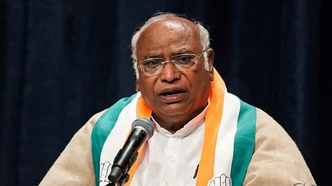 വനിതാ സംവരണ ബിൽ; സർവ്വകക്ഷി ചർച്ച ആവശ്യപ്പെട്ട് ഖർഗെ