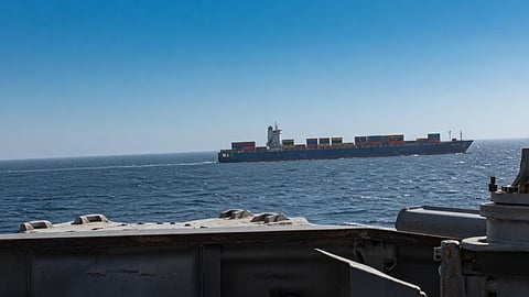 ഇറാൻ ചരക്കുകപ്പൽ പിടിച്ചെടുത്ത് അമേരിക്ക, തിരിച്ചടിക്കുമെന്ന് ടെഹ്റാൻ; അശാന്തി വിട്ടുമാറാതെ പശ്ചിമേഷ്യ