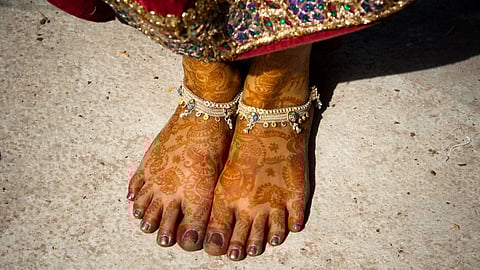 ಕಾಲ್ಗೆಜ್ಜೆ ನಾದಕೆ.. ಕೈಬಳೆಯ ನೋಟಕೆ...