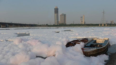 Yamuna-River-laden-with-toxic-foam-at-Kalindi-Kunj