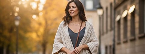 None of the woolen longlines or blended modern shrugs is left behind as they can be worn in order to have comfort, warmth & versatility in everyday fashion.