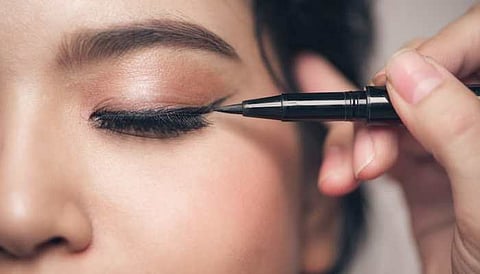 Eyeliner is a versatile cosmetic product used to define & accentuate the eyes. It allows for a variety of looks, from subtle definition to dramatic wings.