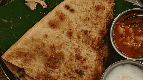 Many people find dosa easy-to-digest as it is a low-fat source of energy. The process of fermentation breaks down starches that makes it gentle on the stomach and boosts good bacteria or probiotics.