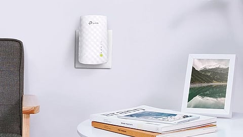 WiFi range extenders help cover dead zones and areas with low WiFi network coverage in homes.
