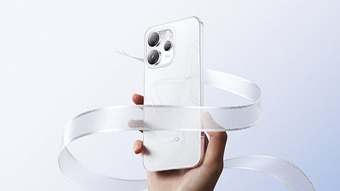 The OPPO Reno 15 comes in Aurora Blue, Glacier White, and Twilight Blue colours.