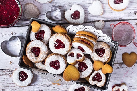 Jam tarts can provide you an instant energy boost as they contain carbohydrates, fruit jam, and sugar. You can opt for the recipe to make your Valentine's Day extra special.