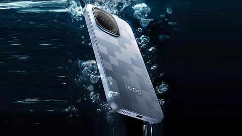 The iQOO 15R price in India starts at Rs 44,999.