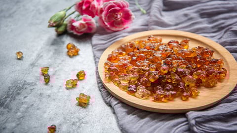 One of the major reasons gond katira can benefit gut health is the presence of high fibre content.