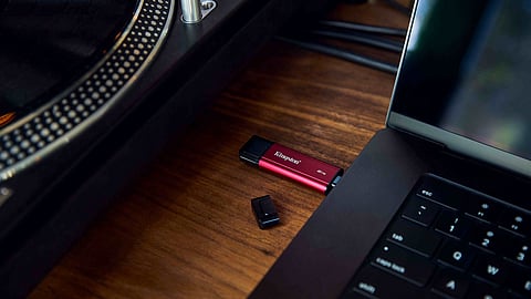 The Kingston Dual Portable SSD has a metal and plastic body.