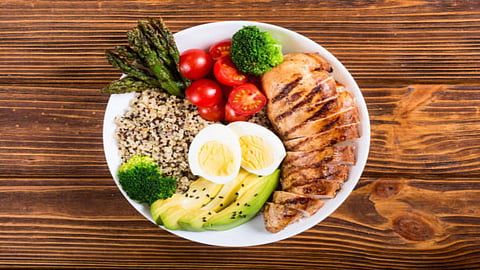 Paneer is a rich source of casein that can help repair muscles, prevent muscle breakdown, and boost recovery.