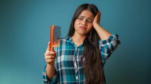 Hair loss is largely caused by deficiencies in iron, vitamin D, biotin (vitamin B7), and vitamin B12.