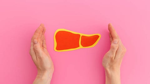 The common symptoms of MASH will be breath shortness, itchy skin, enlarged spleen, spiderlike blood vessels under skin’s surface, and change in skin colours around palm area.