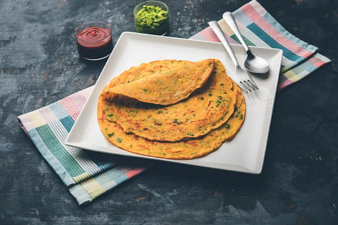 Besan cheela vs dal cheela: which is better for weight loss?
