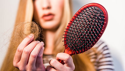 Foods that help reduce seasonal hair fall