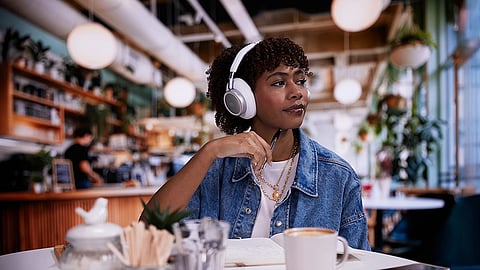 JBL Live 780NC and JBL Live 680NC wireless headphones featuring adaptive noise cancellation and JBL Spatial Sound.