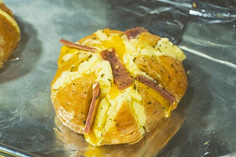 Korean Cream Cheese Garlic Bread