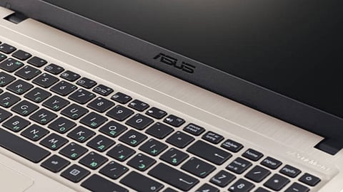 Additional perks include up to Rs 3,000 instant bank discount, 12-month no-cost EMI, and extended warranty with Accidental Damage Protection (ADP) from Rs 99.