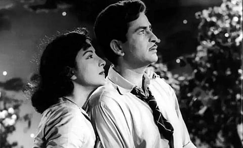 Raj Kapoor and Nargis in a still from the film Chori Chori (1956)