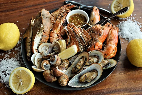 Praya Kitchen relaunches their lunch and dinner buffet with a special Crab Feast Weekend